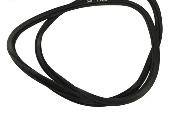 Mitsubishi Outlander IV Rear door rubber seal (on body) 