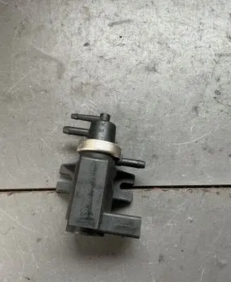 Volkswagen Golf V Turbo solenoid valve 1J0906627 03T279 72290320