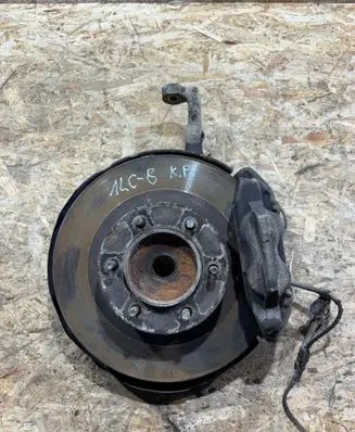 Toyota Land Cruiser (J120) Front wheel hub 