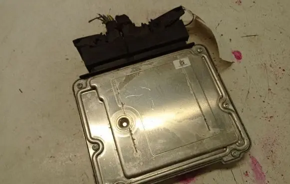 Opel Insignia A Engine control unit/module 55575349 0281016880