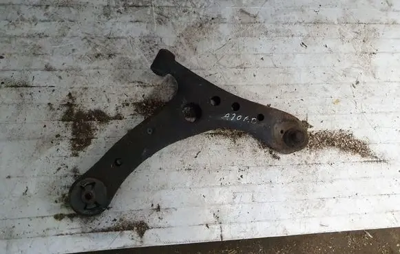 Toyota Avensis Verso Front lower control arm/wishbone NOCODE