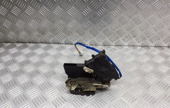 Mazda 323 F Rear door lock