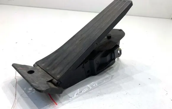 BMW 2 F45 Accelerator throttle pedal 6859999