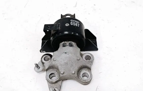 Buick Encore I Engine mount bracket 42476587