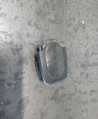 Volkswagen PASSAT B5 Ignition key/card 1J0959753A