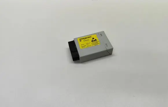 BMW 5 E60 E61 Center console control module 9183233 834447 28137346