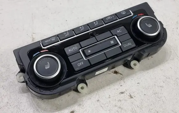 Volkswagen Golf VI Climate control unit 5K0907044ES