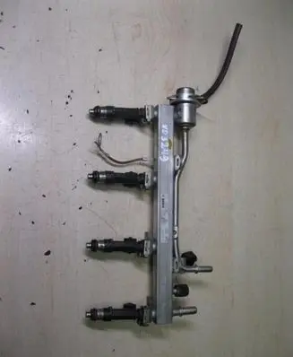 Opel Astra J Fuel distributor 55577580 VD3249