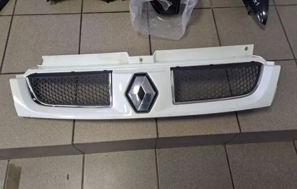 Renault Trafic II (X83) Front bumper upper radiator grill 8200204450 8200204453 91166887