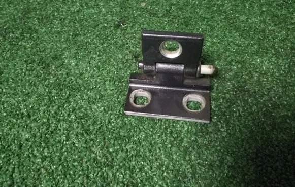 Volvo V70 Rear door lower hinge