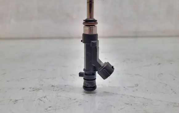 Audi A4 S4 B6 8E 8H Fuel injector 06E133551 0280158053