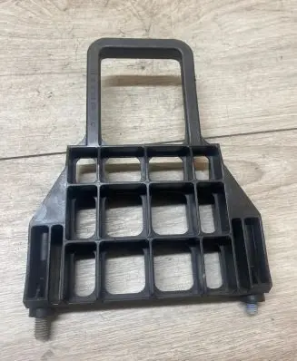 Battery bracket