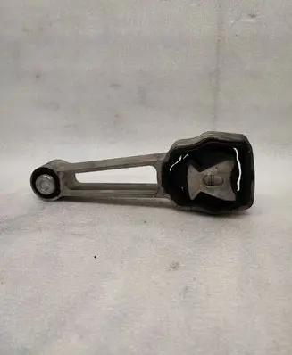 Volvo V60 Engine mount bracket 30793322