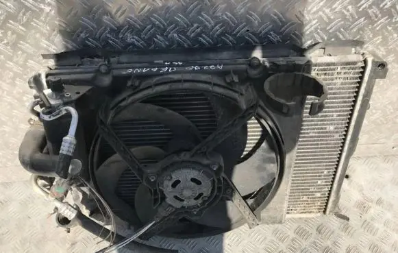 Renault Megane I Coolant radiator