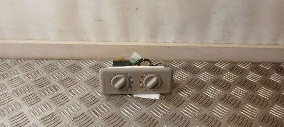 Renault Trafic III (X82) Air conditioner control unit module A72901300 275108197R