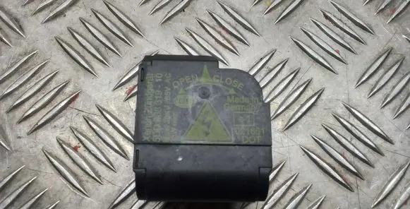 BMW 5 E60 E61 Headlight ballast module Xenon 00831910