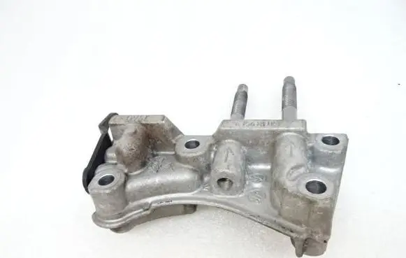 Citroen C4 Aircross Engine mount bracket 9675618980