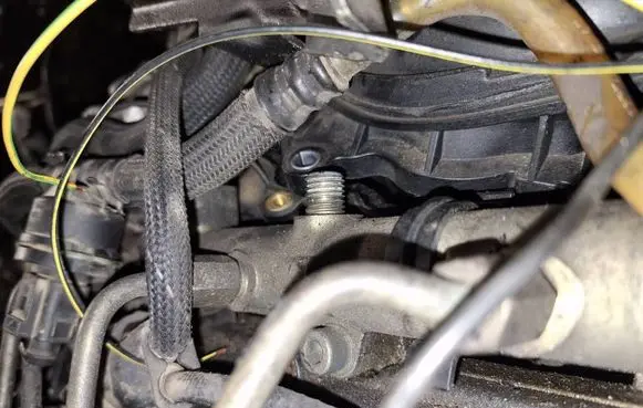 Audi A6 S6 C6 4F Fuel main line pipe 059130090