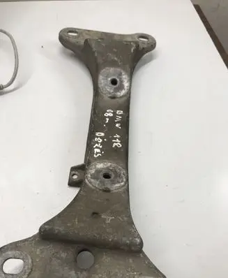 BMW 1 E81 E87 Gearbox mounting bracket 6771064