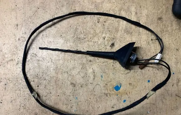 Renault Trafic III (X82) Radio antenna 282162221R