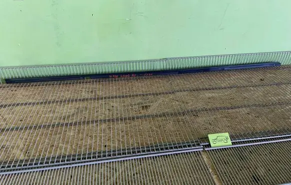 Mercedes-Benz G W460 Roof trim bar molding cover A0069877025 0069877025