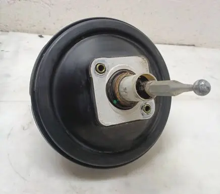 Volkswagen PASSAT B5 Brake booster 8D0612105F
