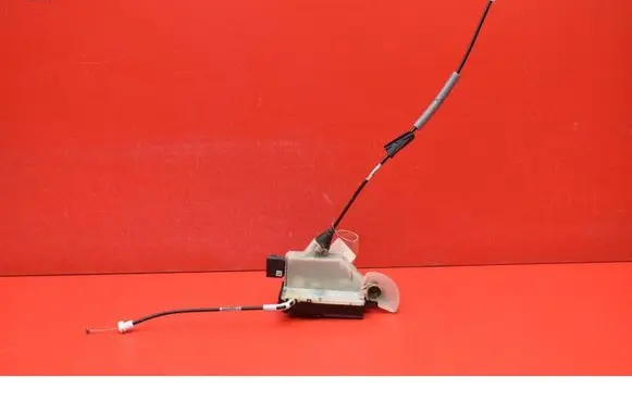 Peugeot 2008 I Front door lock
