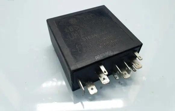 Volkswagen PASSAT B5.5 Other relay 4B0955531A 72WA401