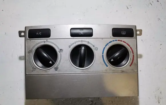 Toyota Corolla Verso AR10 Climate control unit 559000F0011