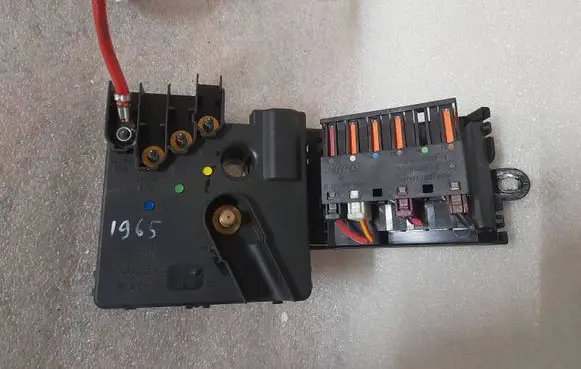 Mercedes-Benz E W211 Fuse box set A211546 211546