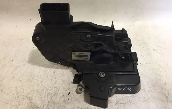 Volvo V70 Front door lock 31253277