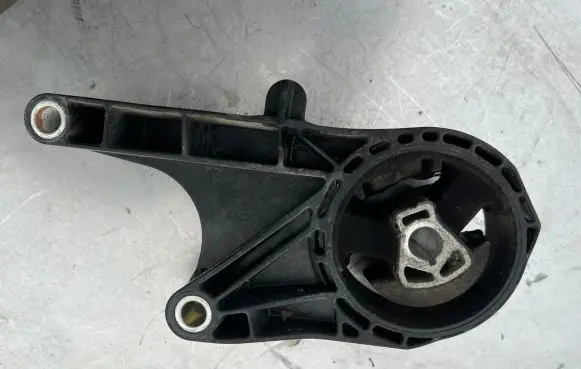 Opel Astra J Gearbox mount 13248600