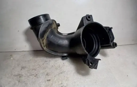 Mercedes-Benz C W203 Air intake hose/pipe A2710900629