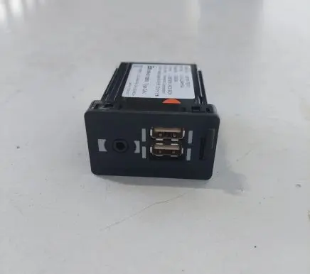 Lexus RX 450H USB socket connector 8619078010
