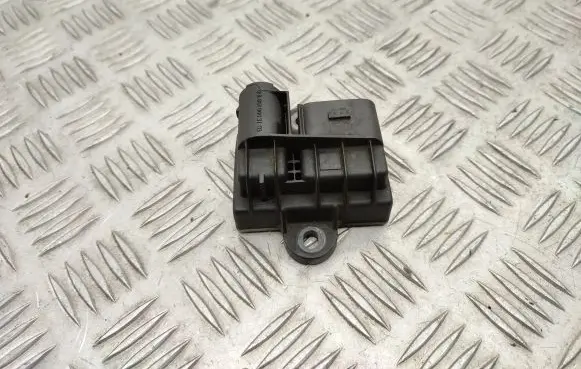 Glow plug pre-heat relay