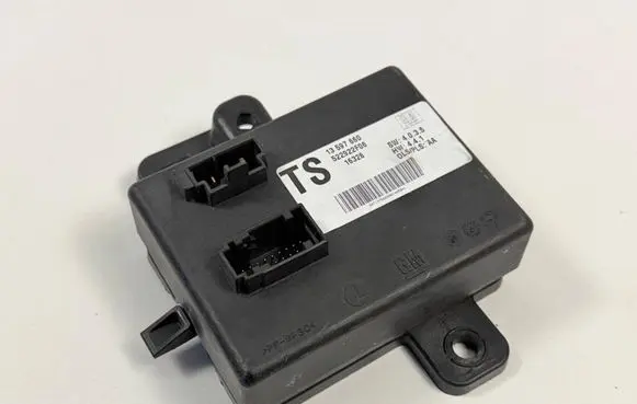 Cadillac Escalade IV Tow bar trailer control unit/module 13597660
