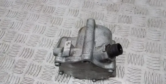 Volvo S90, V90 Vacuum pump 31316143