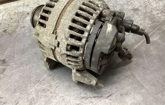 Volkswagen Sharan Generator/alternator 028903028E 0124515010