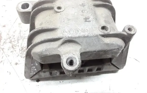 Volkswagen PASSAT B6 Engine mount bracket 1K0199262