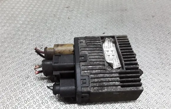 Volkswagen Transporter - Caravelle T5 Fan control module 3B0919506