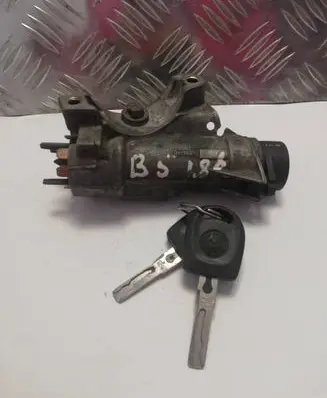 Volkswagen PASSAT B5 Ignition lock 4B0905851A