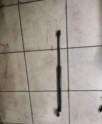 Nissan Leaf II (ZE1) Tailgate strut 904515SH0B 0946770520N