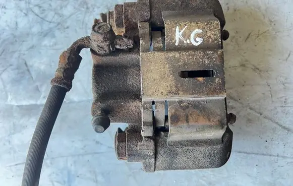 Toyota RAV 4 (XA20) Rear brake caliper