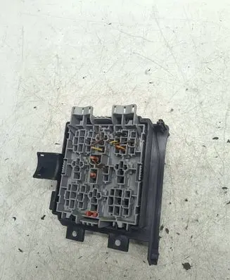 Volkswagen Touareg II Fuse module 7P0937149