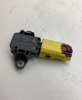 Volkswagen Golf V Airbag deployment crash/impact sensor 1Q0955557