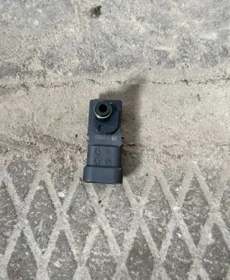 Renault Scenic I Air pressure sensor 8200105165 7700101762