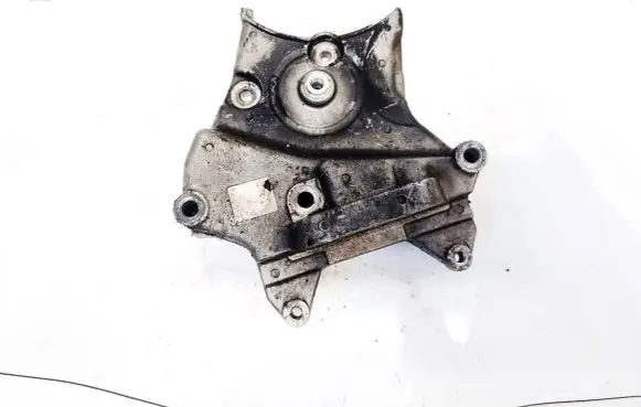 Opel Zafira B Engine mounting bracket 55210531