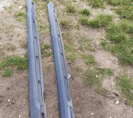 Sill/side skirt trim