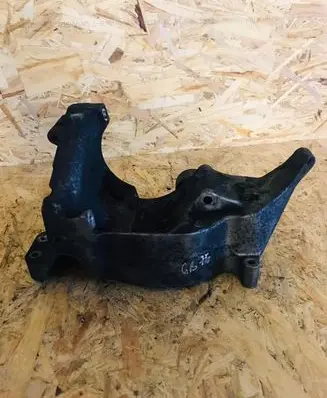 BMW X3 E83 Generator/alternator bracket 1167802639