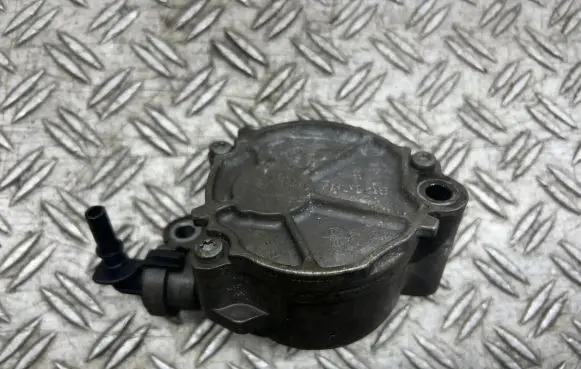 Volvo V50 Vacuum pump